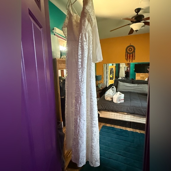 Cold shoulder wedding dress. Brand new. Never worn. - Picture 3 of 3